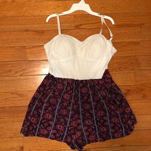 Lilly Rose Floral and White Romper size Large